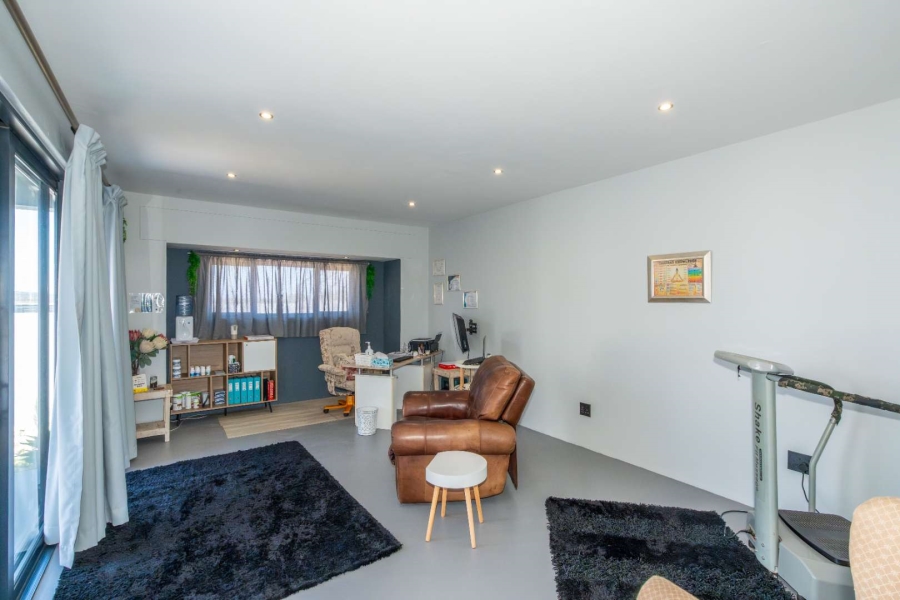 3 Bedroom Property for Sale in Oliphantskop Western Cape